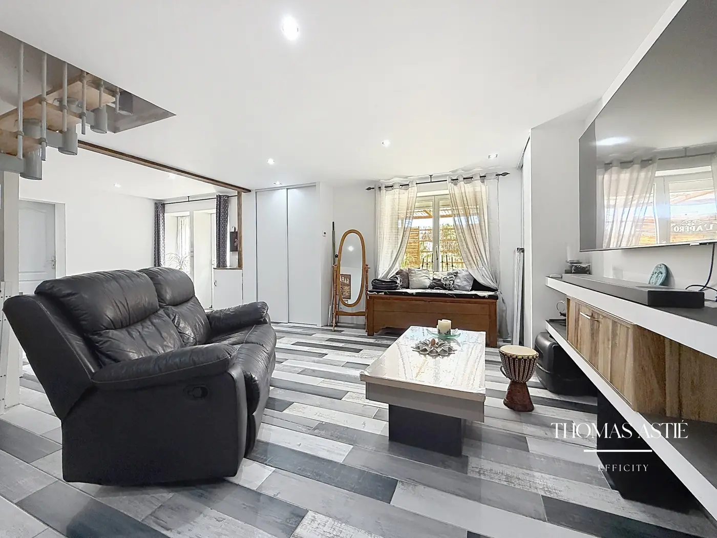 Maison 5 pièces, 101 m² à Noyant-Villages, photo 3 sur 17