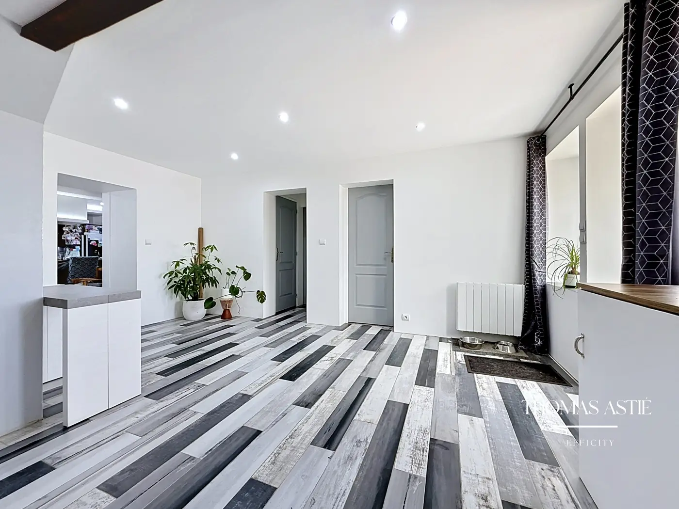 Maison 5 pièces, 101 m² à Noyant-Villages, photo 4 sur 17