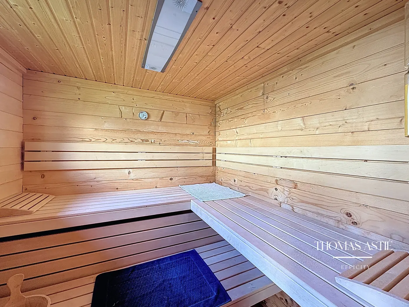 Maison 10 pièces, 340 m² à Bellevigne-les-Châteaux, photo 15 sur 22