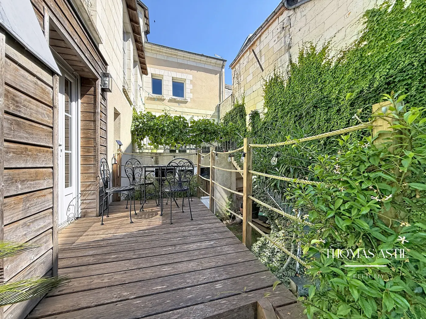 Maison 8 pièces, 185 m² à Saumur, photo 1 sur 16