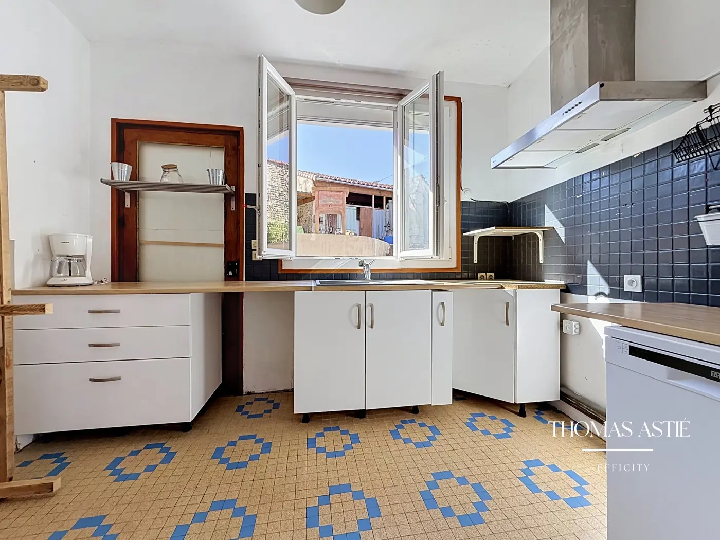 Maison 3 pièces, 60 m² à Saint-Léger-de-Montbrillais, photo 4 sur 11