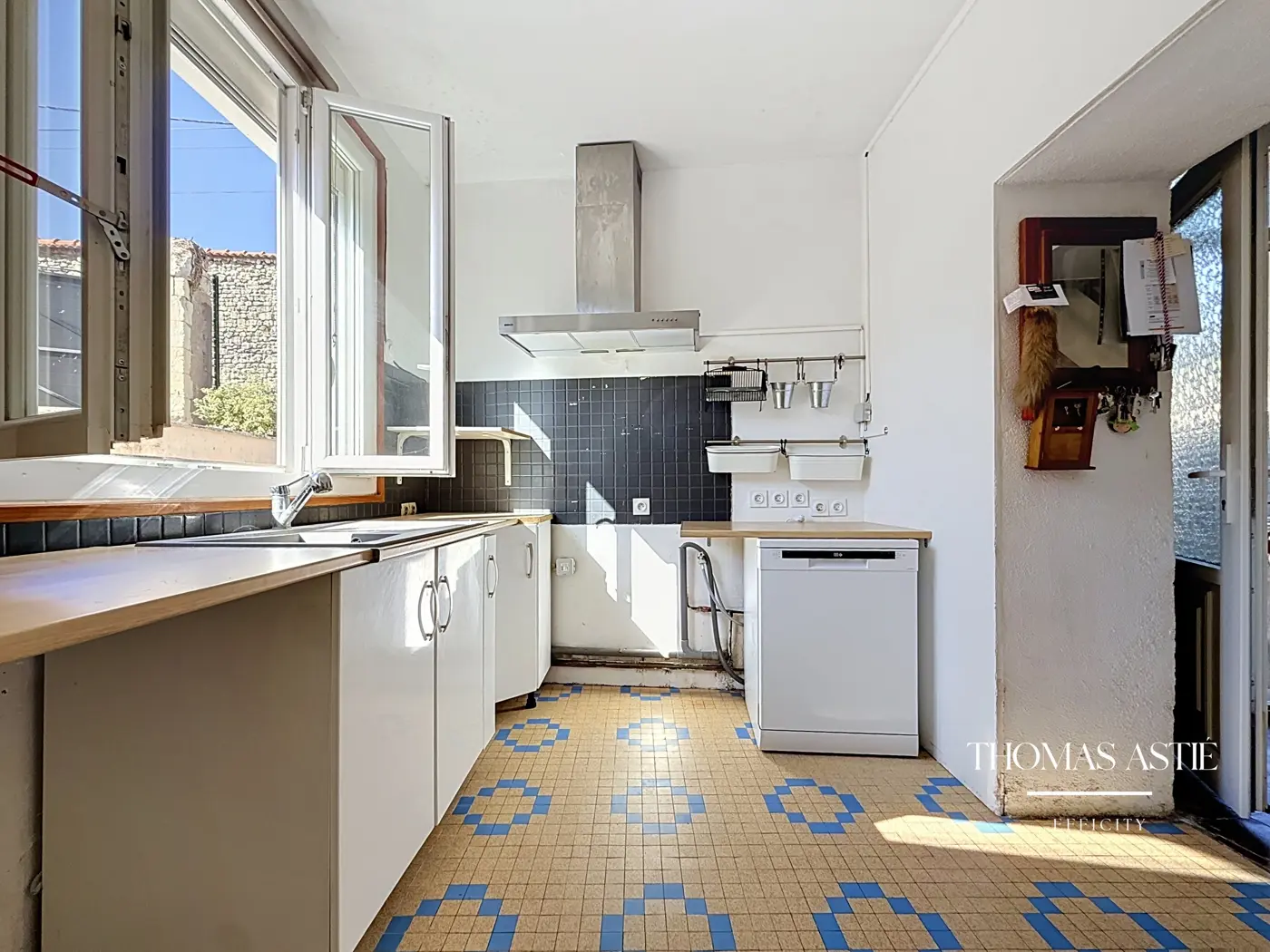 Maison 3 pièces, 60 m² à Saint-Léger-de-Montbrillais, photo 5 sur 11