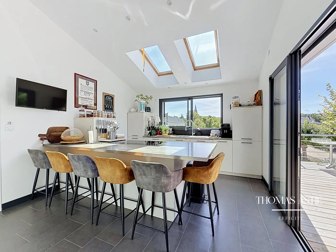 Maison 9 pièces, 235 m² à Souzay-Champigny, photo 6 sur 17