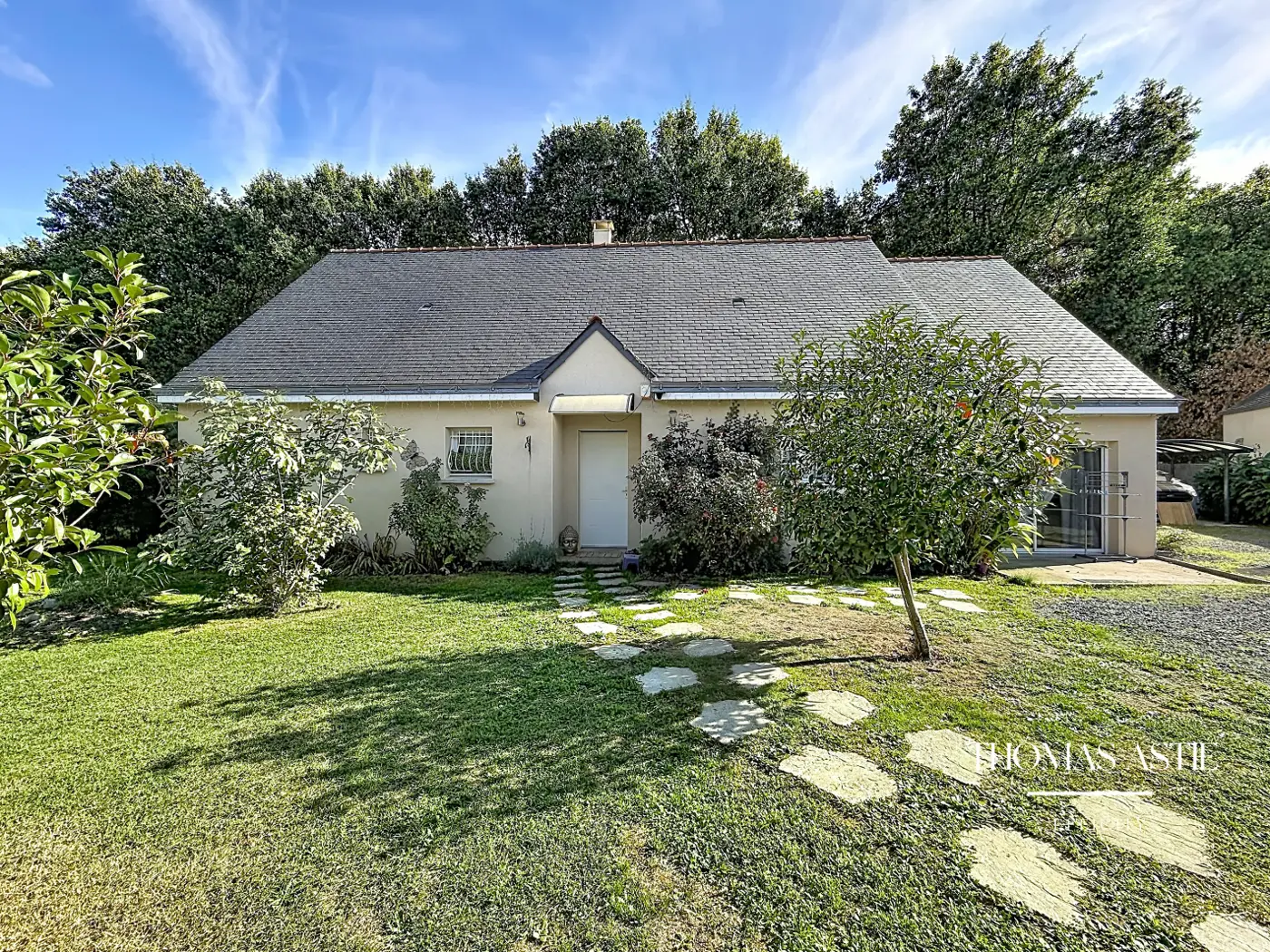 Maison 5 pièces, 121 m² à La Breille-les-Pins, photo 1 sur 17
